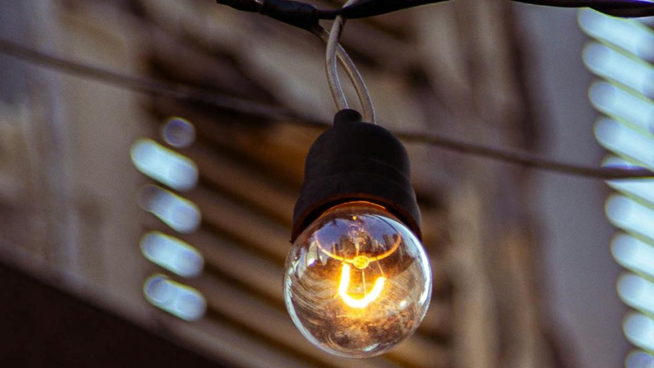Lumière qui s’allume toute seule